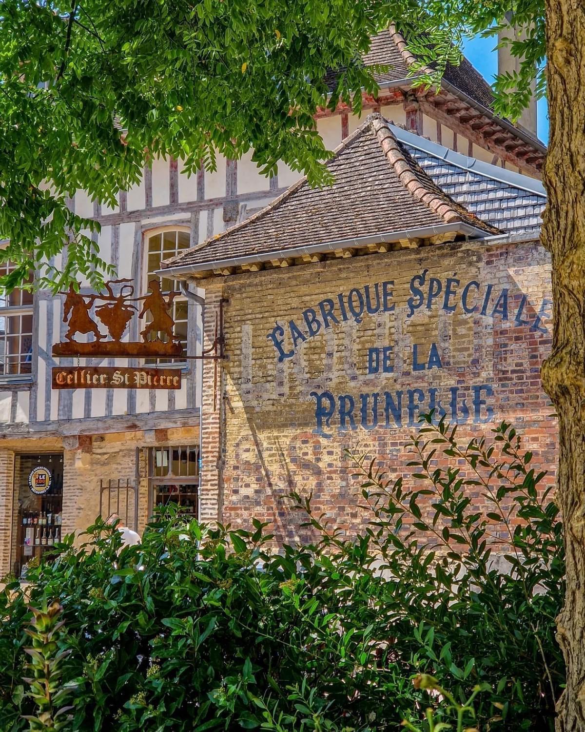 Apartamento Le Sacre Troyes Exterior foto
